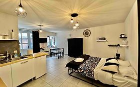 Grand Studio Rue Grenier Riom A